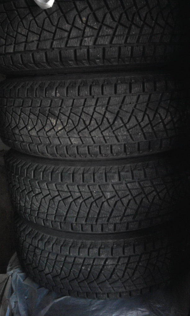 Bridgestone Blizzak 215 / 70 R 16